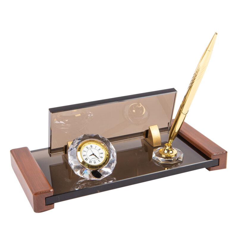 Ahşap Detaylı Saatli Bronz Kristal Masa İsimliği Arka