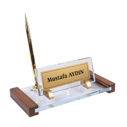 Ahşap Detaylı Saatli Kristal Masa İsimliği