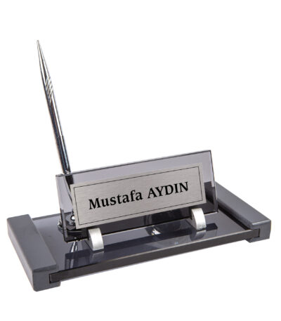Ahşap Detaylı Saatli Füme Kristal Masa İsimliği